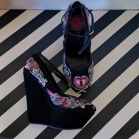 Too Fast Flamingo Wedge, size 6.5 - Picture 1 of 3